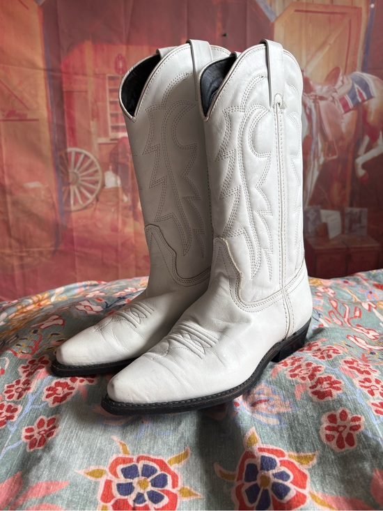 Vintage Shoes - Vintage Vittorio Ricci Studio White Cowboy Boots – Women’s 8